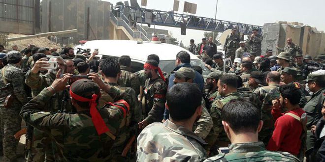 الجيش السوري يحرر عين ترما وحافلات تقلّ مسلحي حرستا إلى إدلب