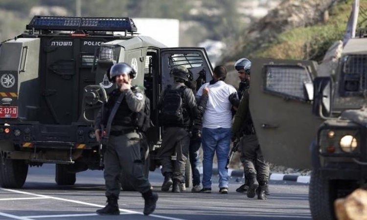 الاحتلال الصهيوني يعتقل 30 مواطنا نصفهم من طولكرم